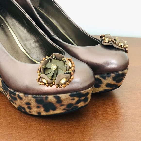 Yellow Box "Lipstick" Platform Wedges 5.5 - Picture 5 of 5